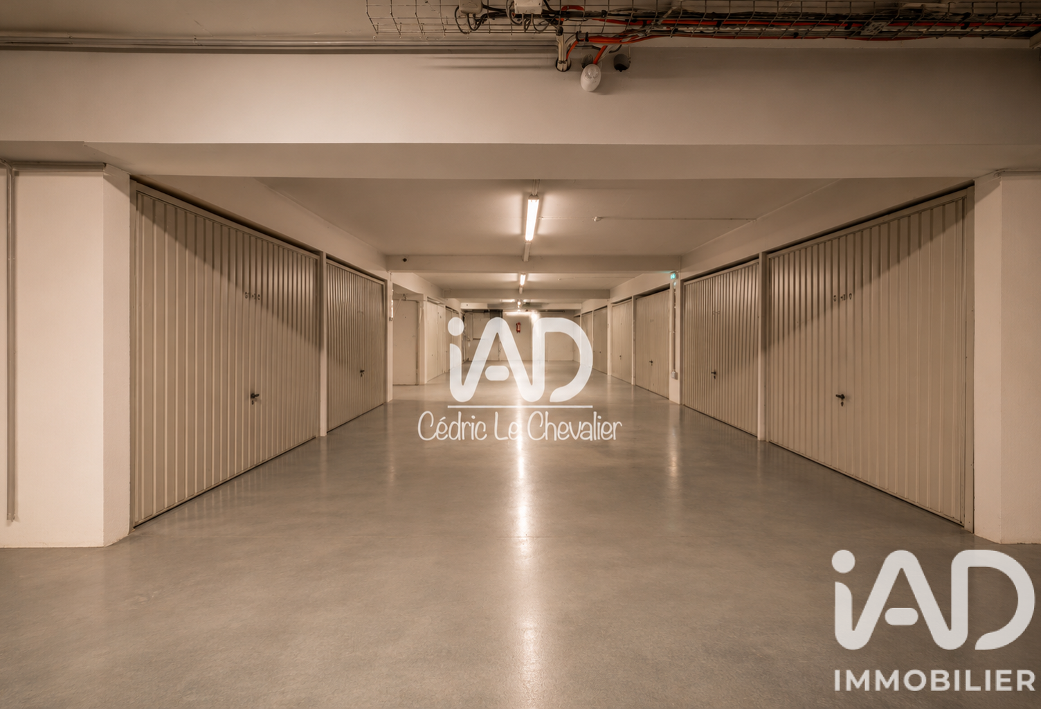 Vente Parking 3 100 m&sup2; — photo 1