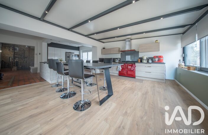 Vente Maison/villa 9 pièces — photo 2
