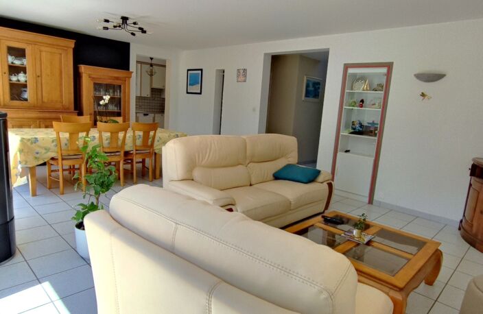 Vente Maison/villa 10 pièces — photo 2