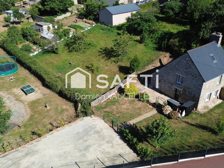 Exclusivité : maison de bourg meublée en pierre, 90 m², au calme, près de l'étang de pêche. — photo 1