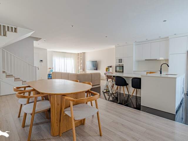 Contemporaine de 5 pièces principales — photo du bien