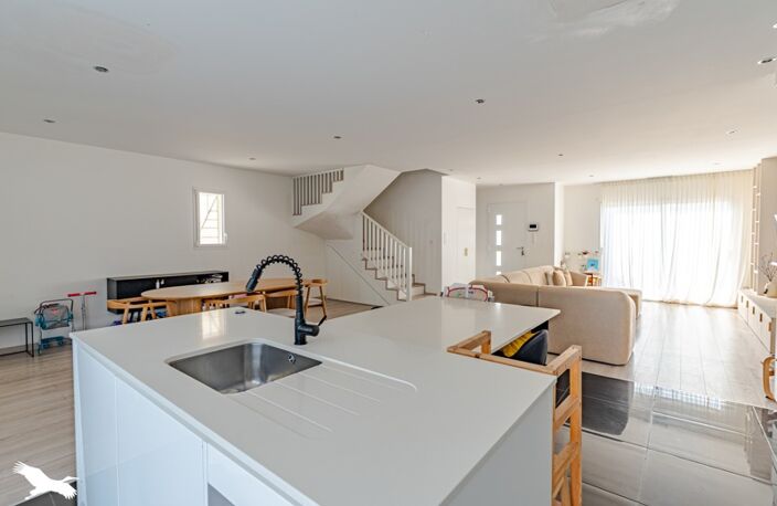 Contemporaine de 5 pièces principales — photo 2