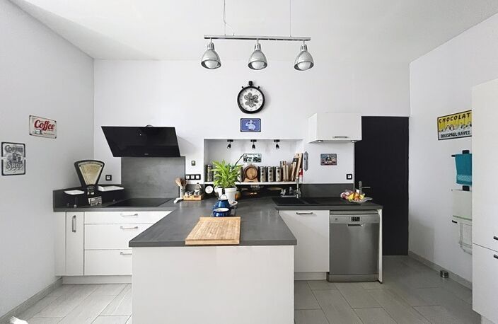 Maison en pierre de 4 pièces principales — photo 2