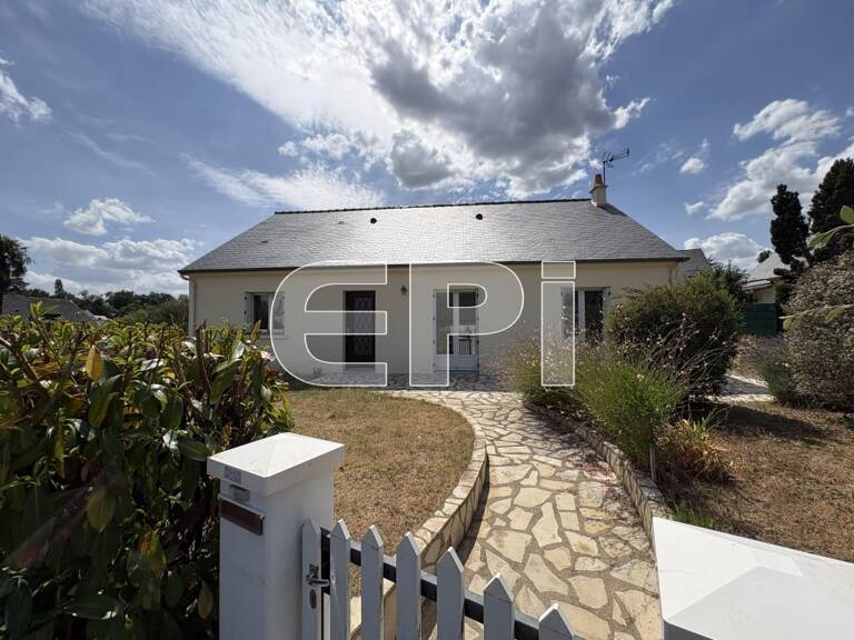 SAUMUR ST HILAIRE ST FLORENT, Proches Commerces, Maison Plain-pi — photo 1