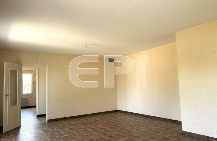 SAUMUR ST HILAIRE ST FLORENT, Proches Commerces, Maison Plain-pi — photo 4