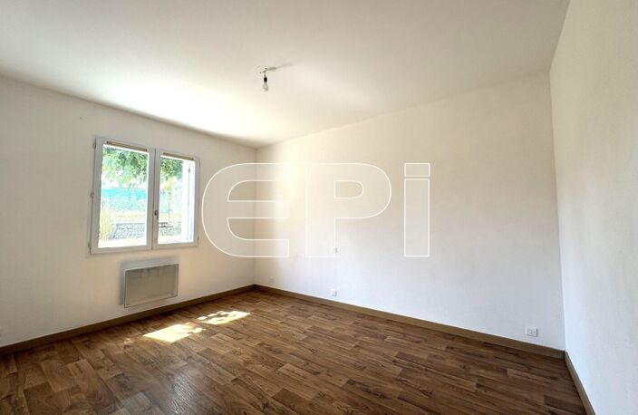 SAUMUR ST HILAIRE ST FLORENT, Proches Commerces, Maison Plain-pi — photo 5