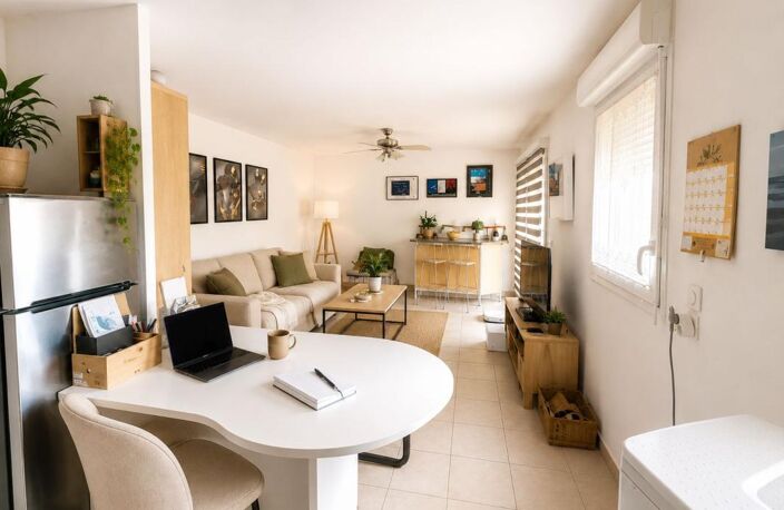 T3 d’exception baigné de lumière avec terrasse, balcon et stationnement privé au dernier étage d’une résidence récente,– Miramas — photo 3