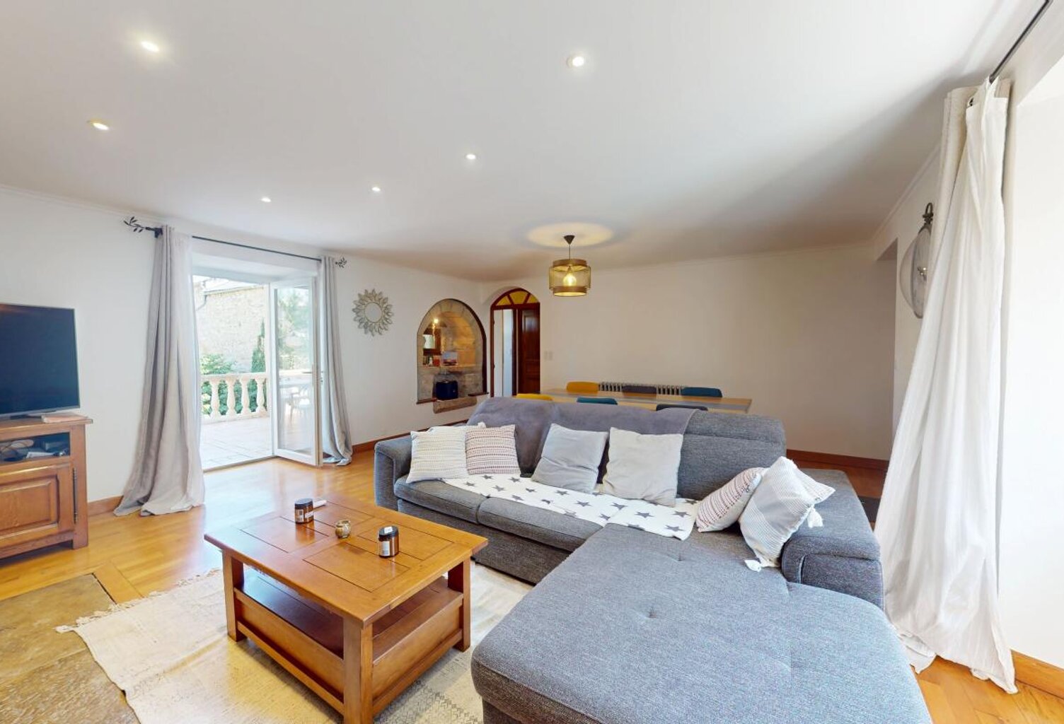 Maison À Vendre- Coup de cœur assuré – Magnifique maison en pierre rénovée de 110 m² à Sévérac-l'Église — photo 1