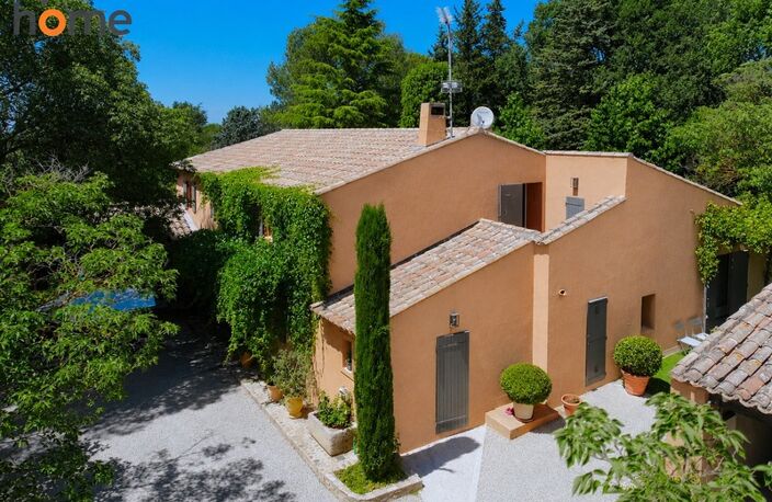 Aix-en-Provence - Superbe Mas Provençal T7 du 18ème Siècle de 275 m² entièrement rénové, sur 6000 m² de terrain, au calme et sans vis à vis — photo 5