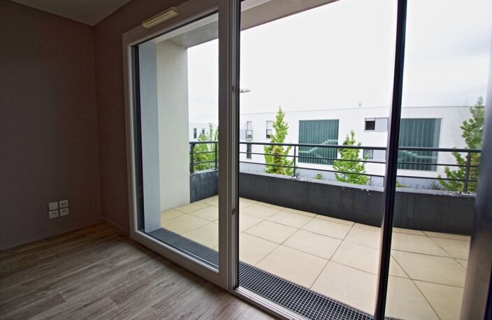 Plescop, aux portes de Vannes – T2 dernier étage avec terrasse, ascenseur et parking — photo 3
