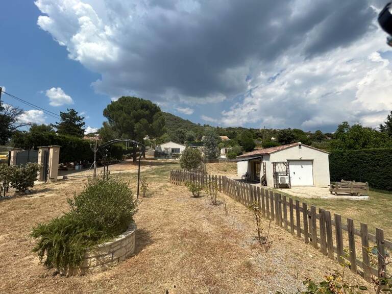  RIANS (83560) – Belle maison de plain-pied 120 m² avec T1 indépendant sur 4 000 m² de terrain piscinable — photo 1