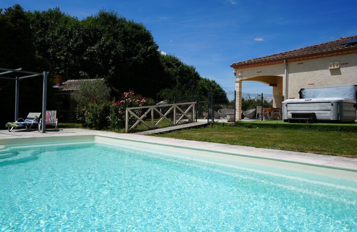 villa plain-pied 205 m², 5 chambres , espace indépendant , 1h de Bordeaux, 3h de Paris — photo 3