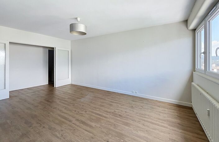 Appartement à vendre 3 pièces ANNECY (74) Proches des grands axes - Stationnement et cave — photo 4