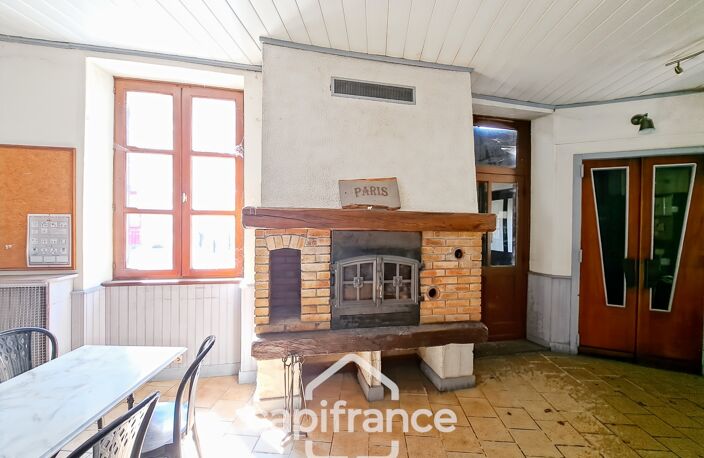 Ancien bar-restaurant avec logement – Fort potentiel au cœur de Châteaumeillant — photo 4