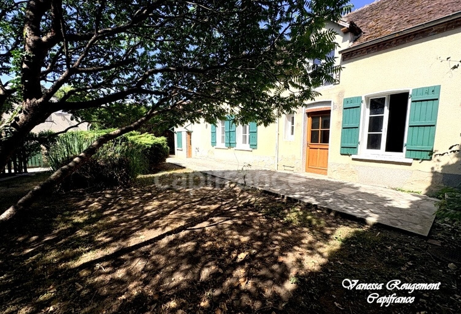 Maison familiale de 140 m² avec jardin arboré et dépendance – Poilly-sur-Tholon — photo 1