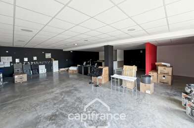 Commerce 2 pièces 3850 €