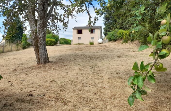 Maison à Cussy en Morvan  de 136 m2 - 8 pièces - diverses dépendances - terrain 1182 m2 — photo 3