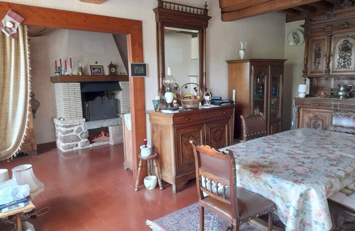 Maison à Cussy en Morvan  de 136 m2 - 8 pièces - diverses dépendances - terrain 1182 m2 — photo 5