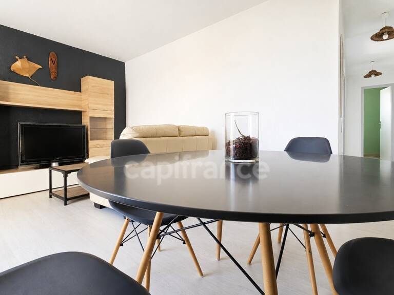 Appartement à vendre 3/4 pièces et possibilité garage LA LONDE LES MAURES  CENTRE VILLE (83) — photo 1