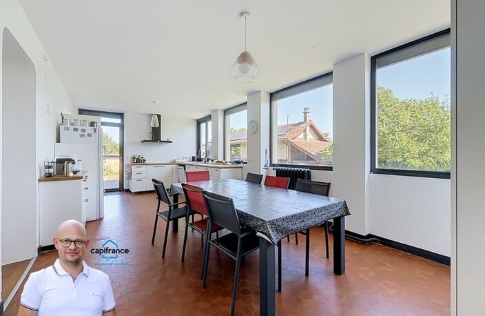 Maison à vendre 7 pièces à LE PONT DE BEAUVOISIN  (38) - 214m2 habitable sur plus de 1800m2 de terrain — photo 5