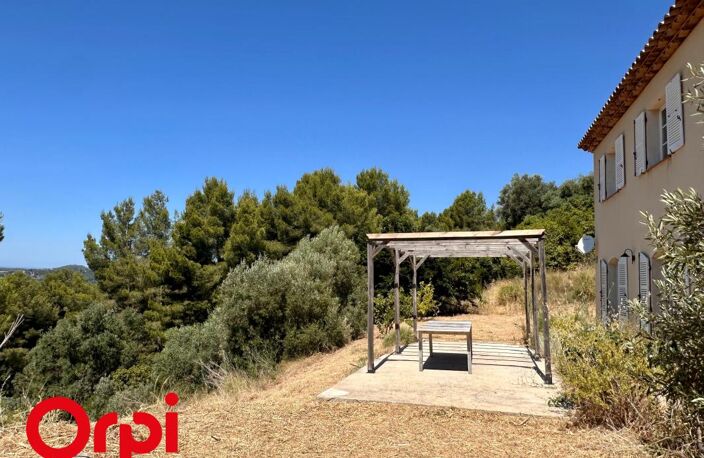 Sur les hauteurs du Beausset, maison à vendre de 140 m² sur un terrain de 3600 m² avec vue imprenable — photo 4