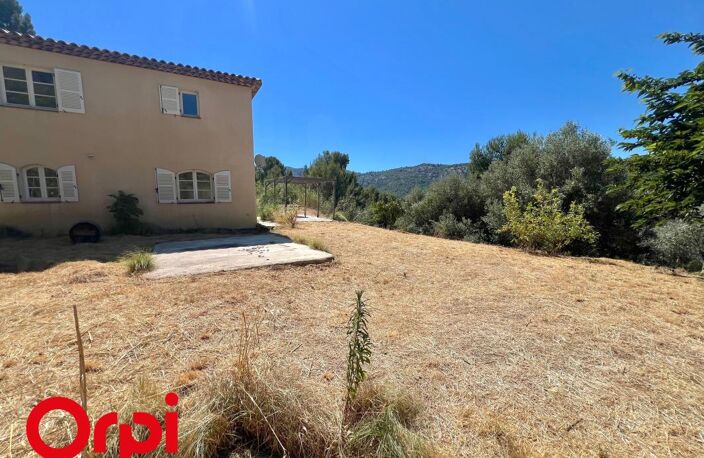 Sur les hauteurs du Beausset, maison à vendre de 140 m² sur un terrain de 3600 m² avec vue imprenable — photo 5