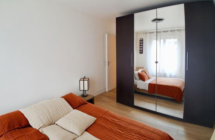 Habitation ou Profession Libérale  F2 de 50.24 m² Centre ville.cave.parking .ascenseur — photo 2