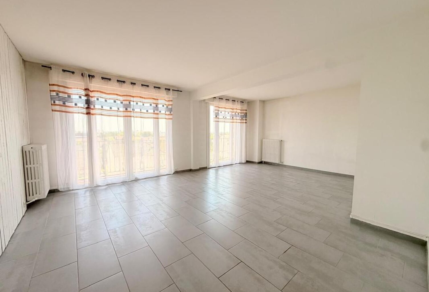 Appartement À Vendre — photo 1