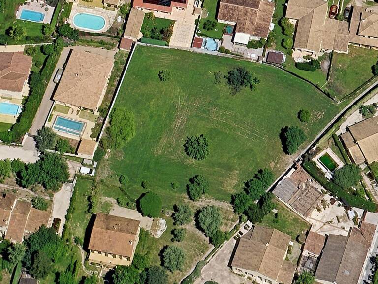 LE MUY Terrain avec permis d'aménager accordé pour 3 lots à bâtir — photo 1