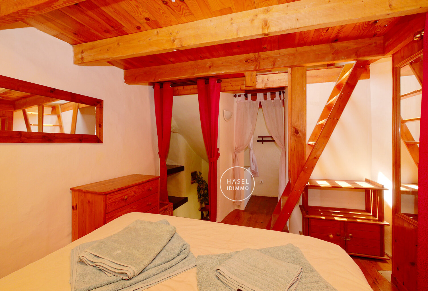Jolie maison de village au calme dans le centre historique — photo 1