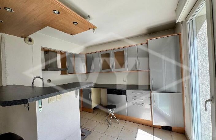 Vente appartement 3 pièces 65 m² Combs-la-Ville (77380) — photo 3