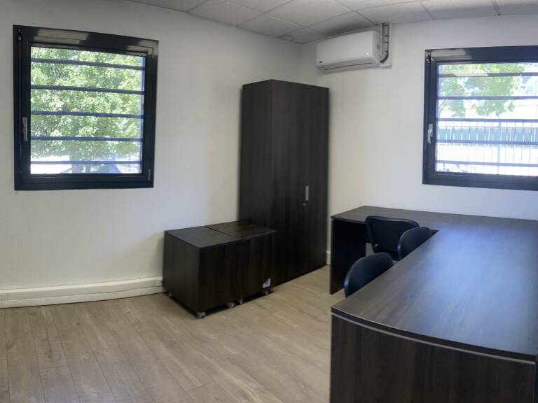 Bureau — photo 1