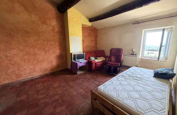 Éguilles   Au coeur du village, au calme absolu — photo 2