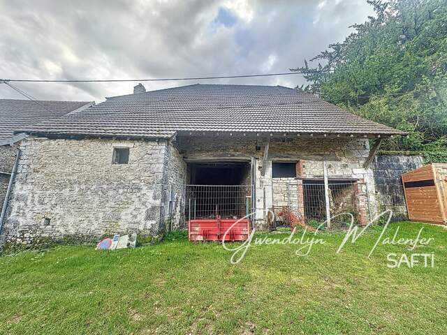 MAISON DE VILLAGE A RENOVER — photo du bien