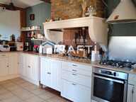 Côte Chalonnaise jolie maison de village en pierre avec extérieur — photo 3