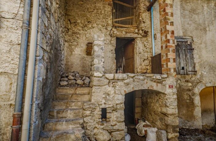 Bâtiment à rénover — photo 2