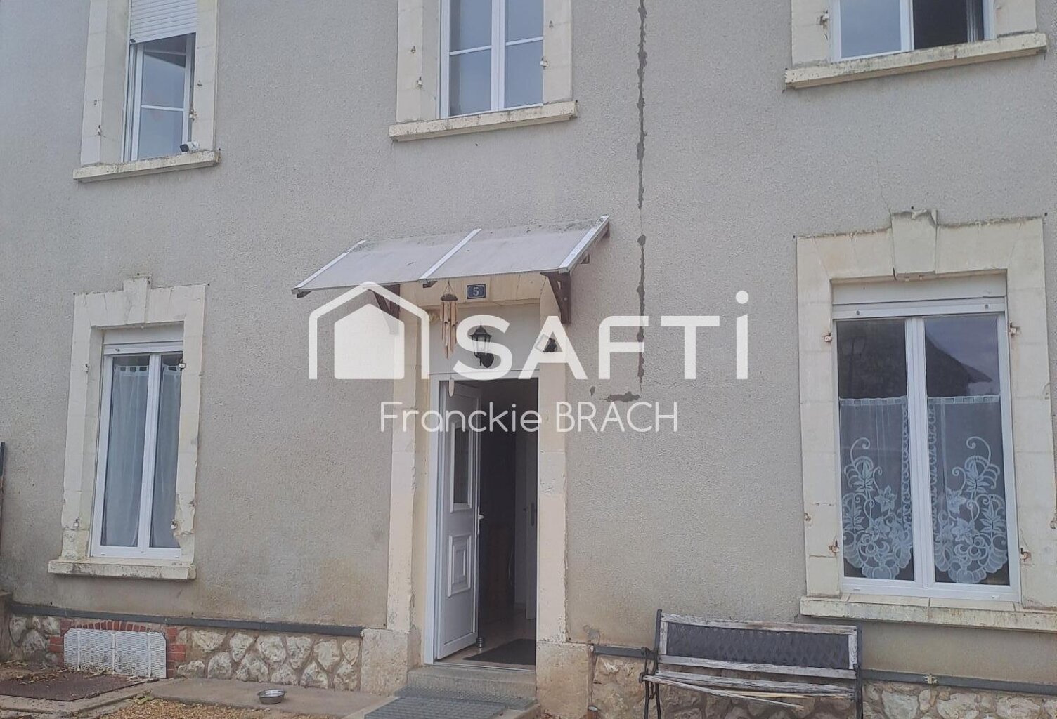 Maison T6 Centre-village proche Noyant-Villages — photo 1