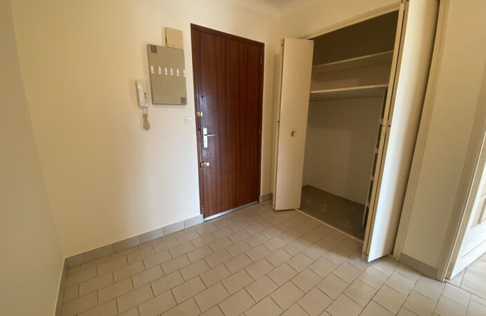 PROCE/MONSELET~Contrie, grand T2 de 60m2 exposé Sud, cuisine — photo 5