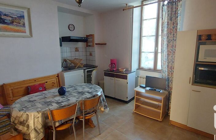 Vente Maison/villa 8 pièces — photo 2