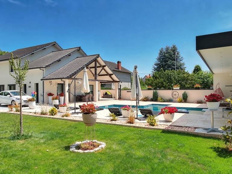 Vente Maison/villa 8 pièces — photo 1
