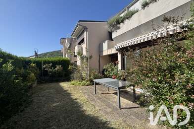 Appartement 4 pièces 275000 €