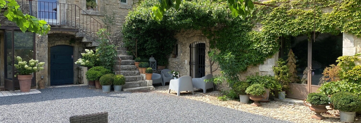 Maison 14 Pièces 420 m² à vendre à Gordes (84220)