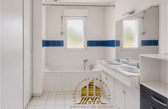 Maison d’environ 86 m² avec 3 chambres et jardin – Centre Fargues-Saint-Hilaire (33370) — photo 5