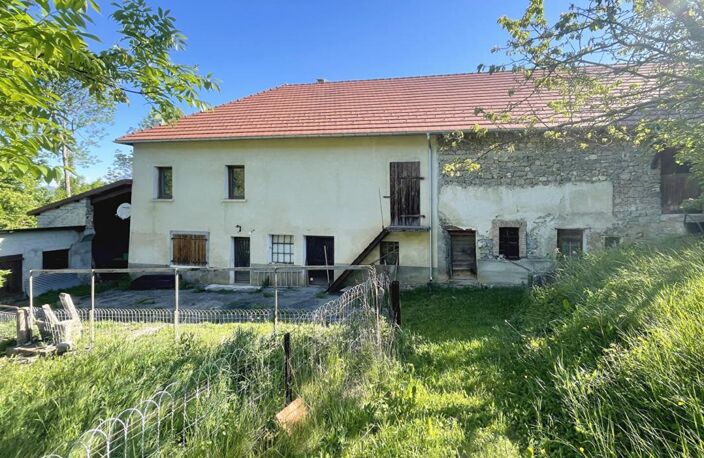 Ferme à restaurer 400m2 Saint Laurent du Cros (05500) — photo 2