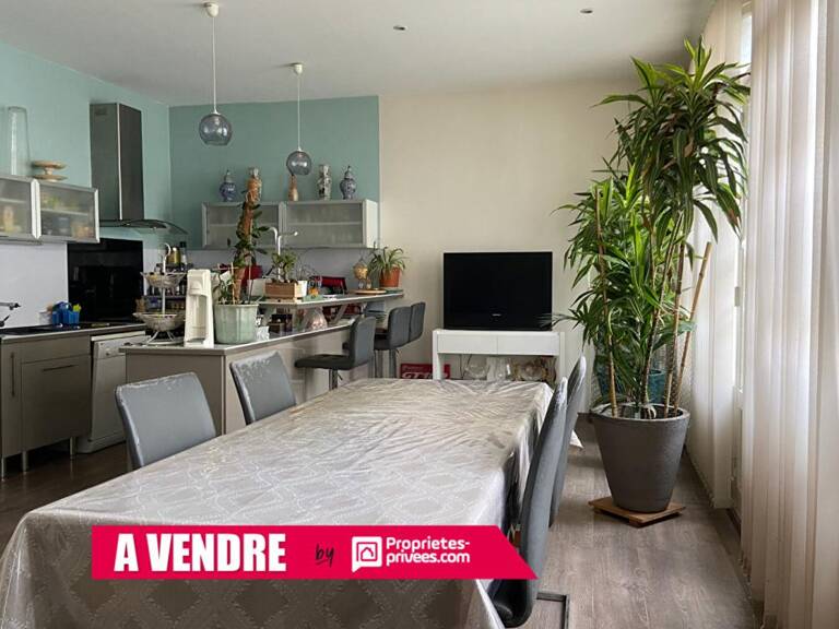 Maison et local commercial- Sable Sur Sarthe 8 pièce(s) 162 m2 — photo 1