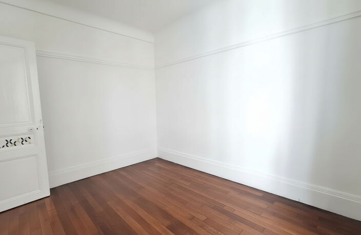 Appartement 2 pièces 32 m2  rue Labrouste Paris 15 — photo 3