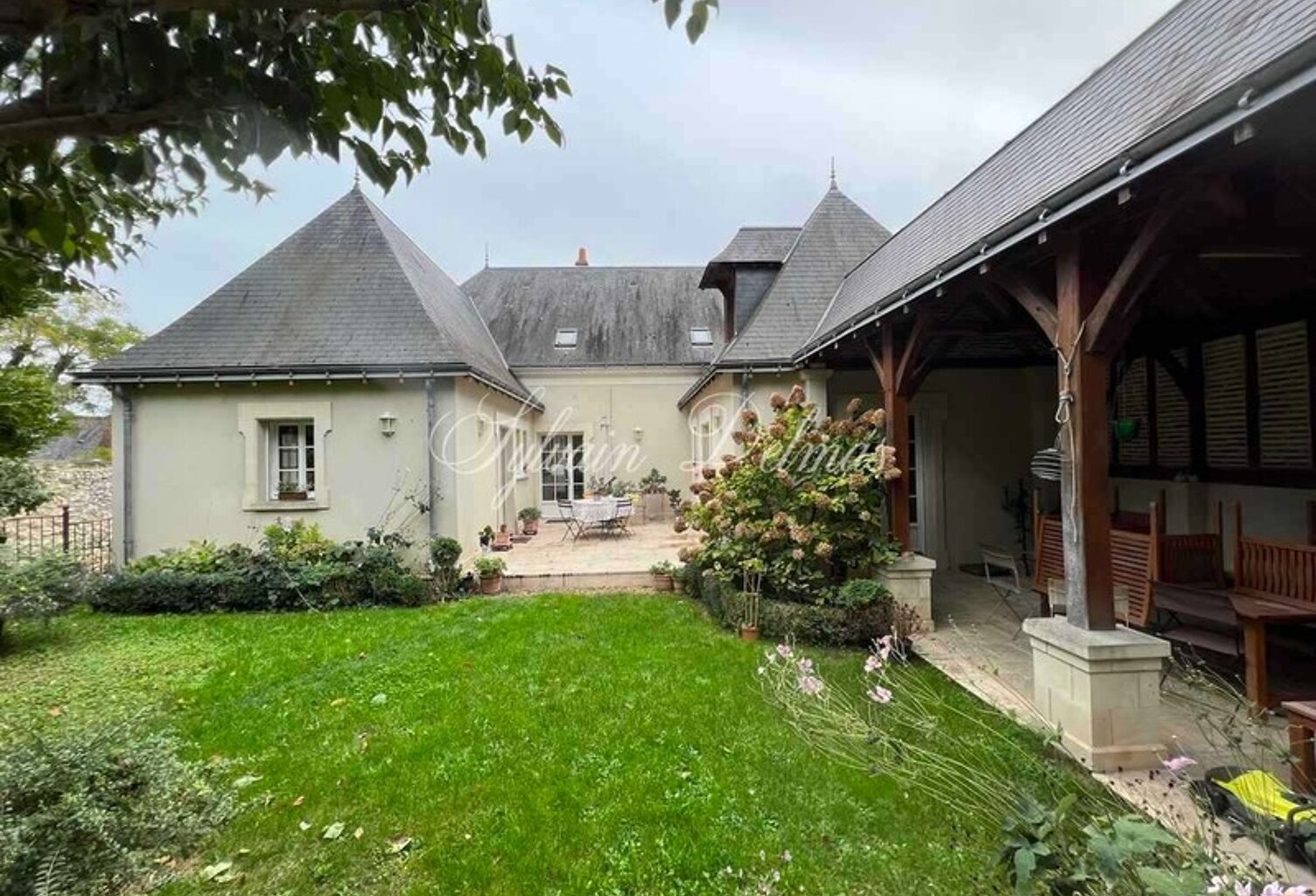 Maison à vendre 14 pièces TOURS (37) — photo 1