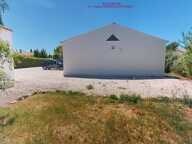 Garéoult – Maison de plain-pied 167m² utiles avec studio indépendant, piscine, double garage de 35 m², terrain arboré — photo 3