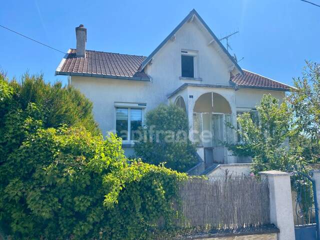 Maison à vendre 7 pièces  () — photo du bien