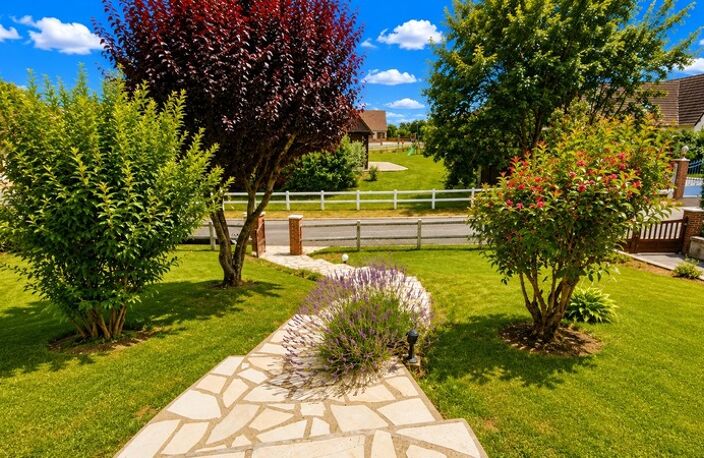 Coup de cœur assuré ! Élégante maison familiale de 122,5 m² sur un magnifique terrain arboré de 1 146 m² – Rainvillers — photo 2